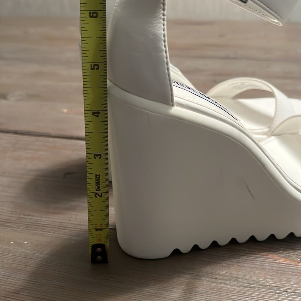 Steve Madden Scarlet Platform Foam Treaded White Wedge Sandal - 6 - Picture 8 of 12